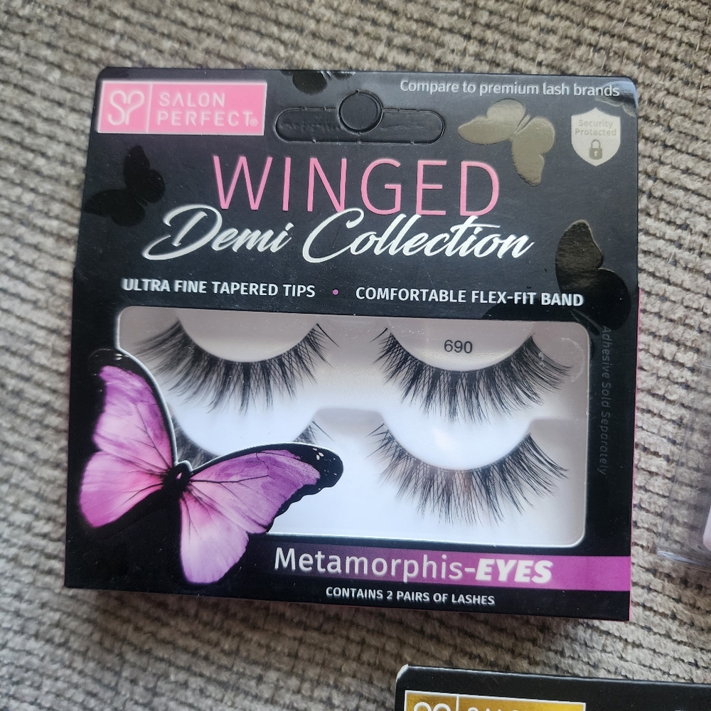 Lashes - Picture 4 of 13